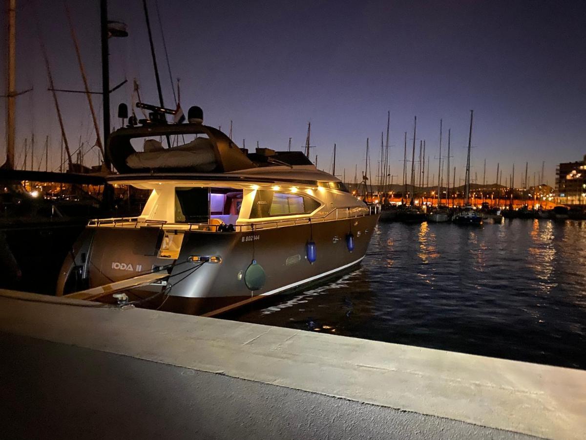 Motoryacht 21 Avec Equipage Hotel Barcelona Luaran gambar