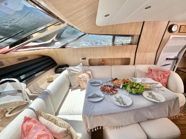 Motoryacht 21 Avec Equipage Hotel Barcelona Luaran gambar