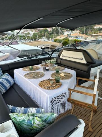 Motoryacht 21 Avec Equipage Hotel Barcelona Luaran gambar