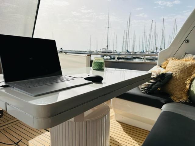 Motoryacht 21 Avec Equipage Hotel Barcelona Luaran gambar