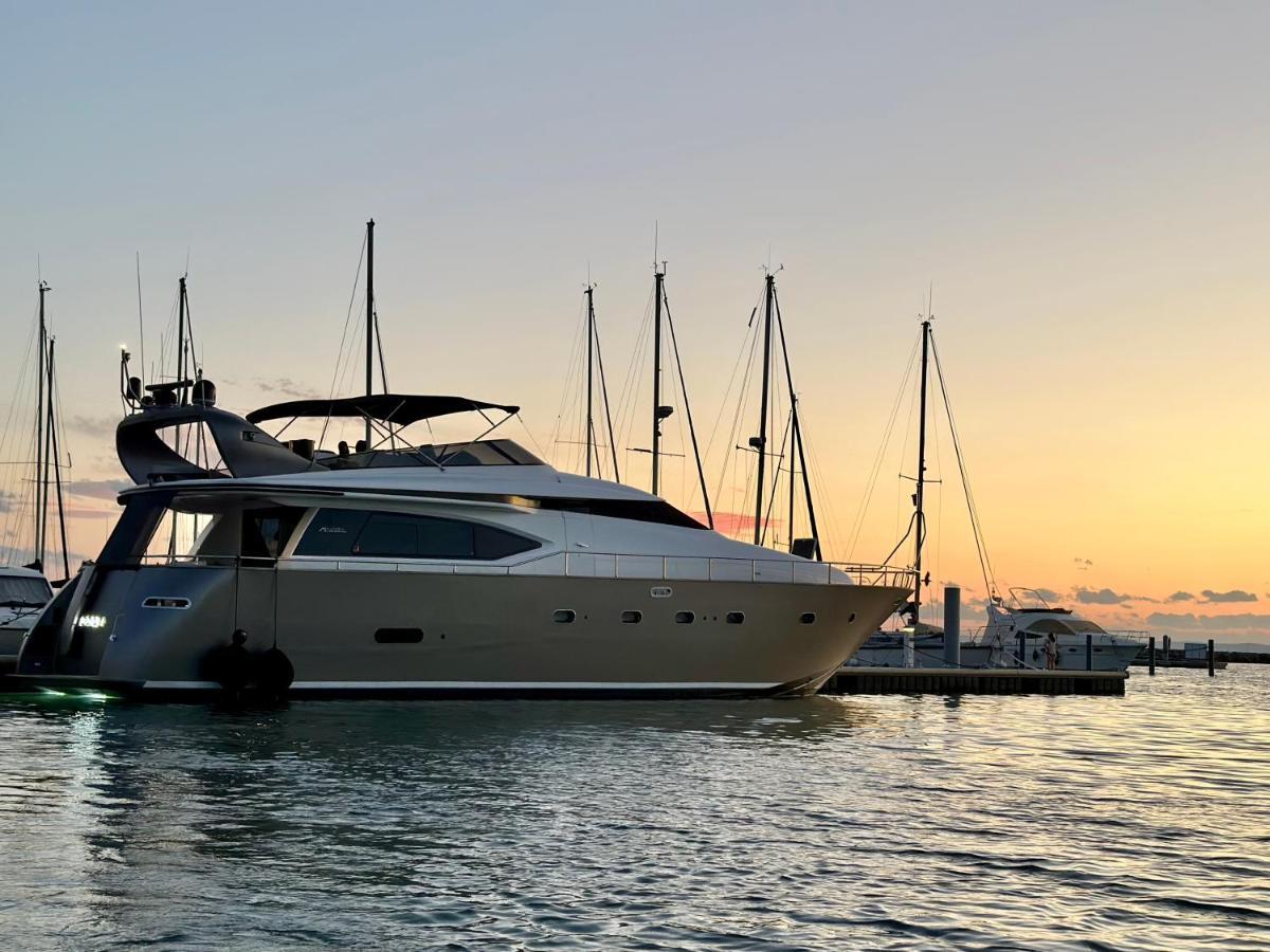 Motoryacht 21 Avec Equipage Hotel Barcelona Luaran gambar